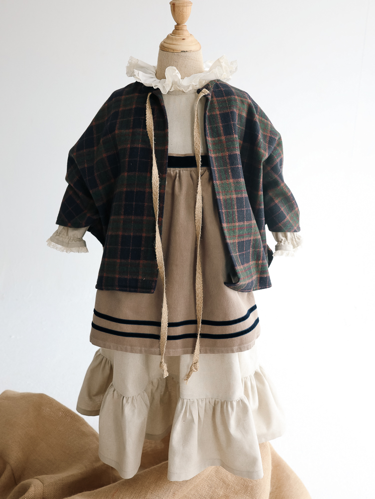 05 CAPONA SIN CUELLO escocés cerrada con cintas de saco