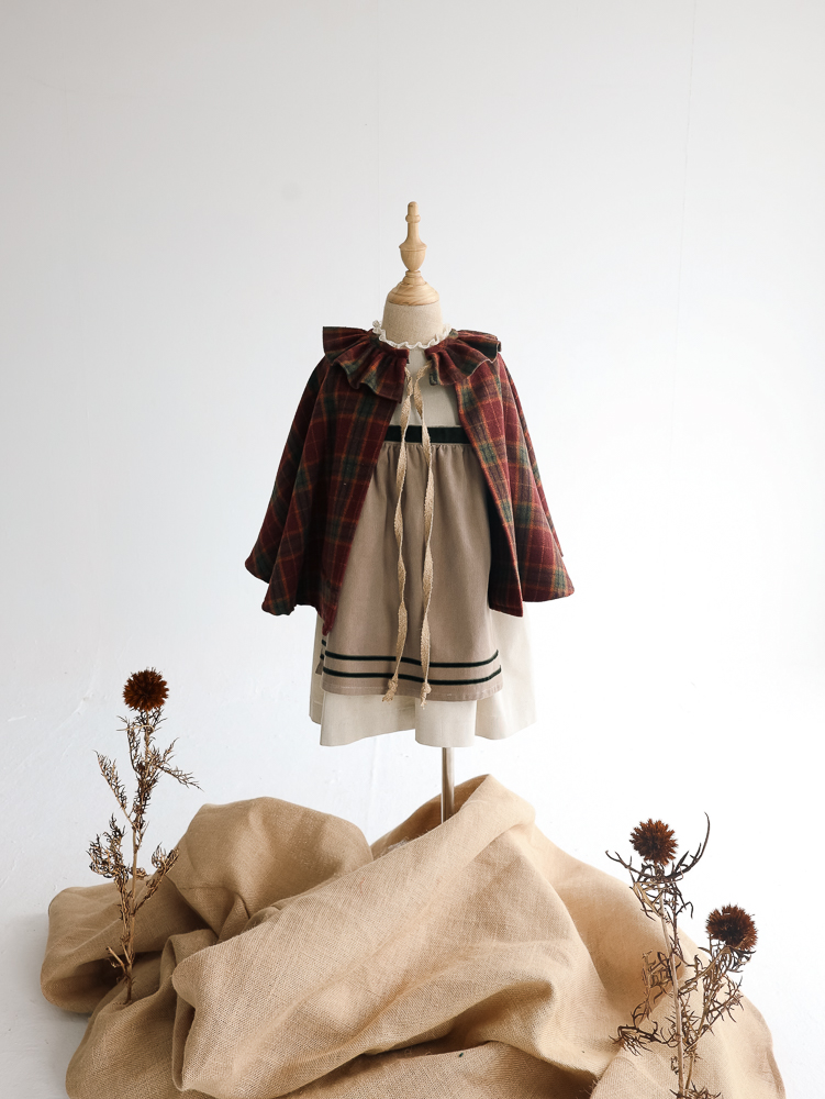 03 CAPONA CON CUELLO escocés cerrada con cintas de saco