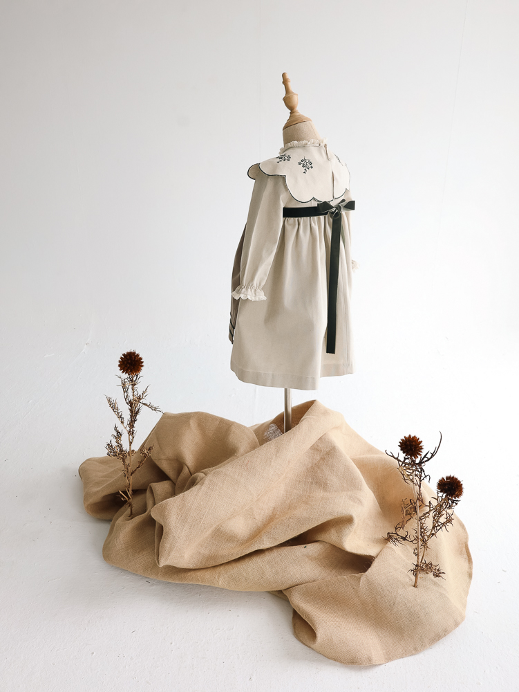 03 VESTIDO BORDADO DELANTAL