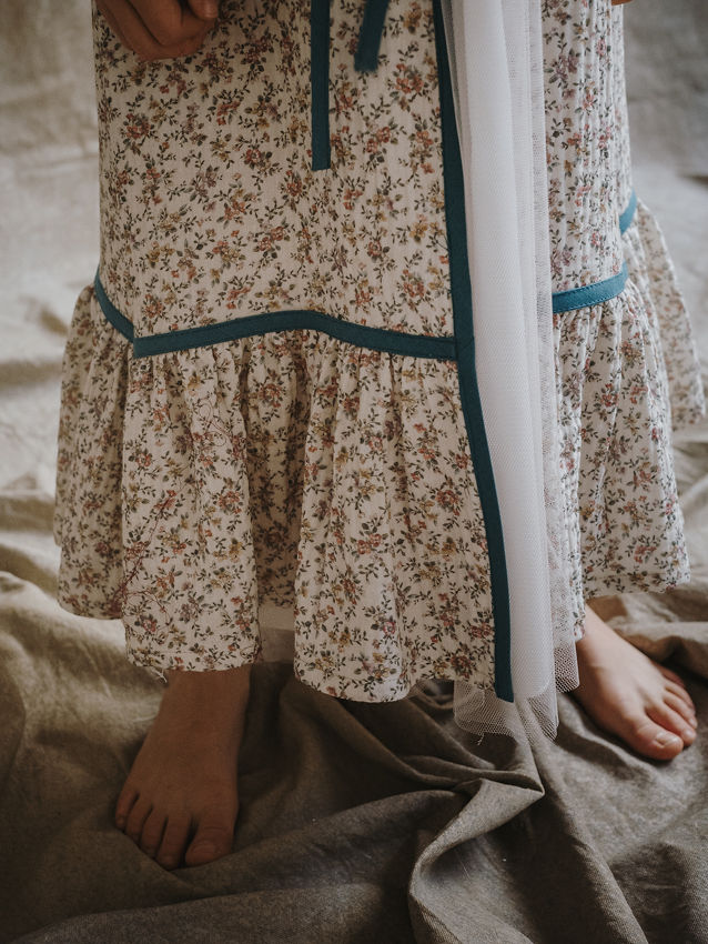 VESTIDO GRECIA LARGO FLORES Y TUL CON CINTAS